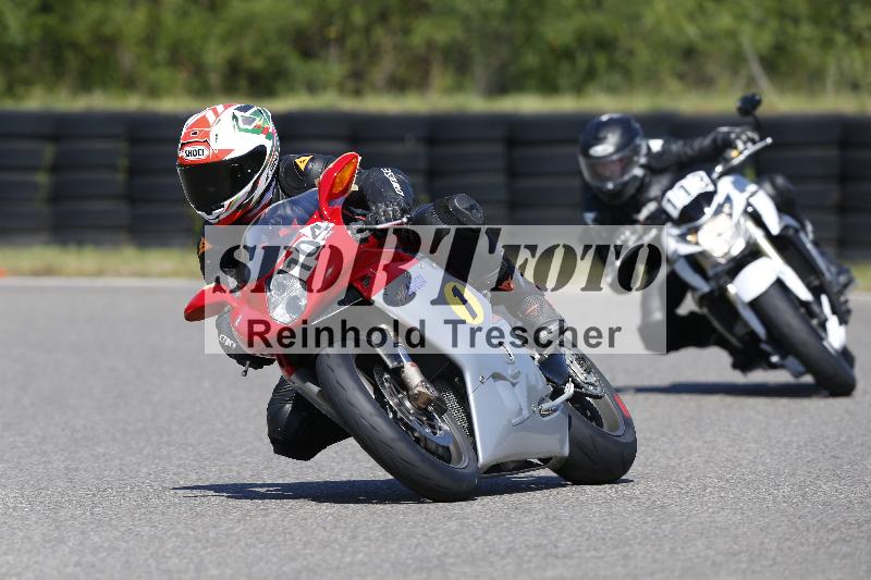 /Archiv-2025/48 25.08.2025 Cornu Master School ADR/gruen-vert/104